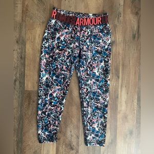 Under Armour youth large girls leggings! Great condition! 🖤